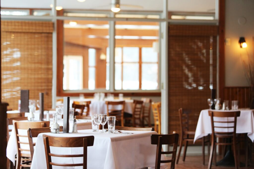 Restaurant Stühle Tische Streit im Restaurant eskaliert Wie kann Chef helfen