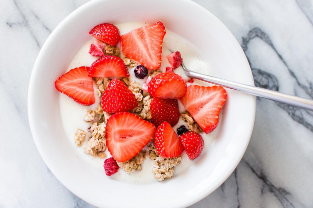 Erdbeeren im Müsli Wo gibt es die leckersten Erdbeeren – Auf der Suche nach der süßesten Versuchung