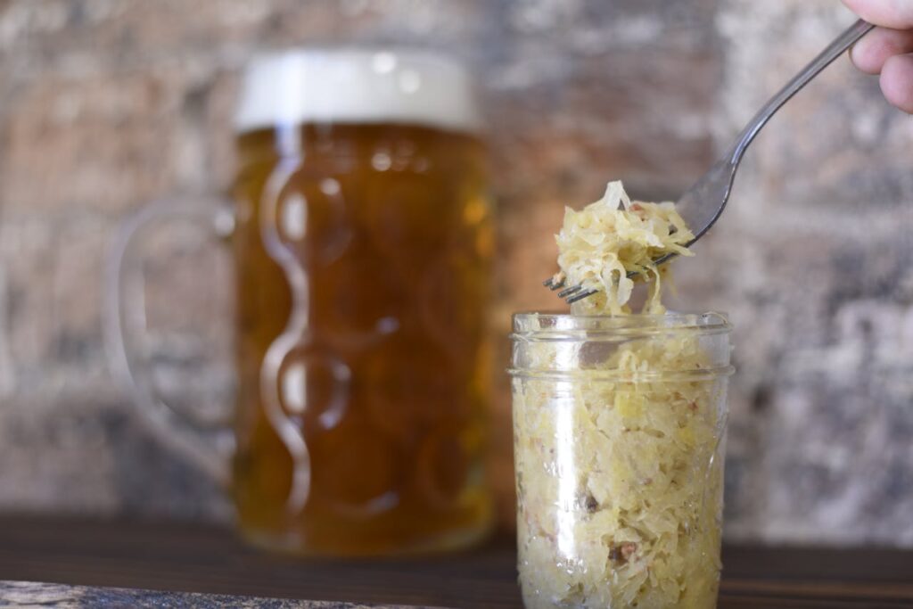Sauerkraut Essen Ernährung Wie würzt man Sauerkraut – Tipps für den perfekten Geschmack